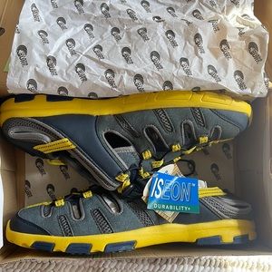 NWT ISLAND SURF Caribbean Navy Yellow Walking Closed Water Sandals Men Size 11.5